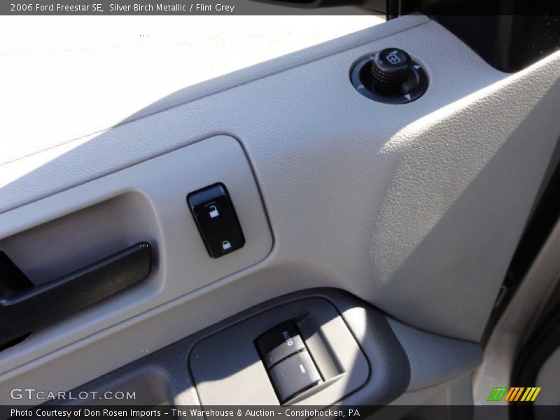 Silver Birch Metallic / Flint Grey 2006 Ford Freestar SE