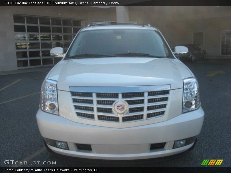 White Diamond / Ebony 2010 Cadillac Escalade EXT Premium AWD