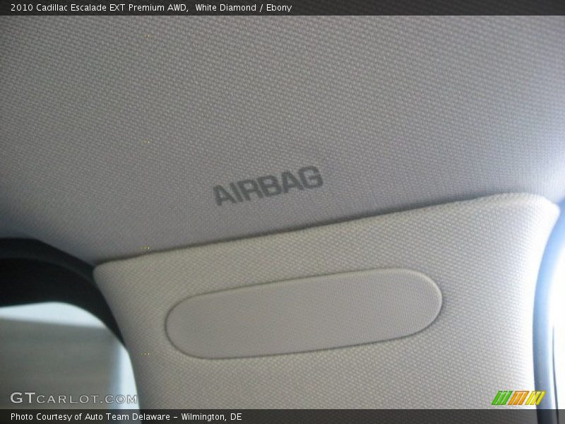White Diamond / Ebony 2010 Cadillac Escalade EXT Premium AWD