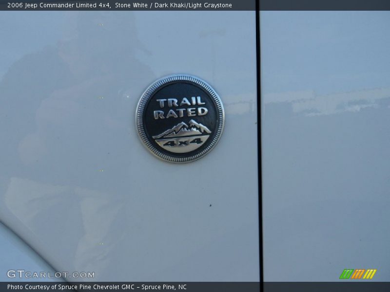Stone White / Dark Khaki/Light Graystone 2006 Jeep Commander Limited 4x4