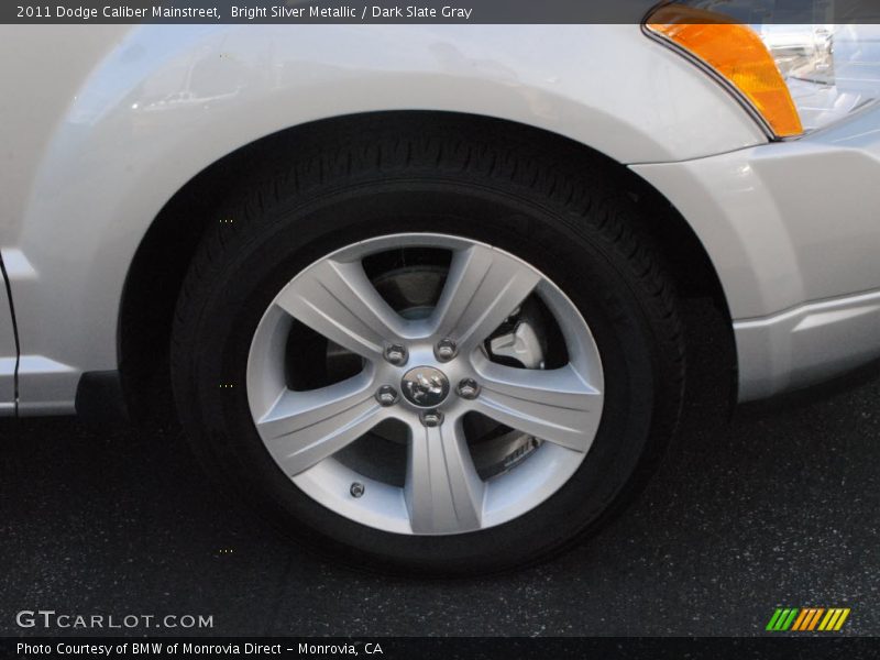 Bright Silver Metallic / Dark Slate Gray 2011 Dodge Caliber Mainstreet