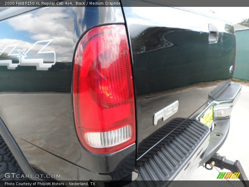 Black / Medium Graphite 2000 Ford F150 XL Regular Cab 4x4