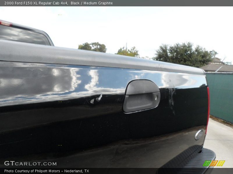 Black / Medium Graphite 2000 Ford F150 XL Regular Cab 4x4