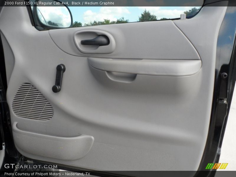 Door Panel of 2000 F150 XL Regular Cab 4x4