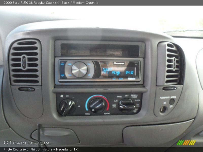 Black / Medium Graphite 2000 Ford F150 XL Regular Cab 4x4