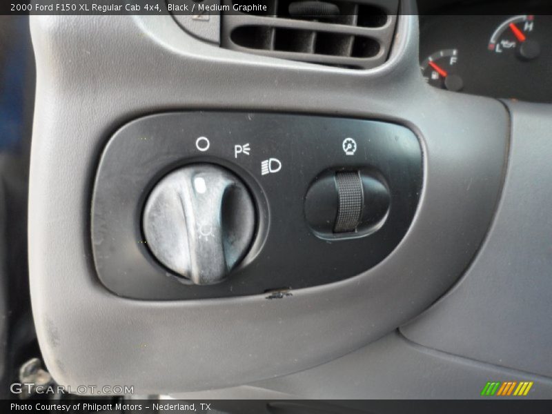 Controls of 2000 F150 XL Regular Cab 4x4