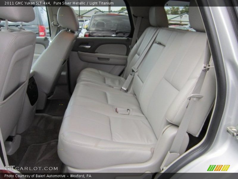 Pure Silver Metallic / Light Titanium 2011 GMC Yukon SLT 4x4