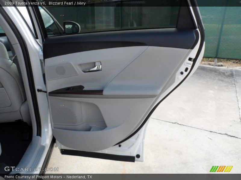 Blizzard Pearl / Ivory 2009 Toyota Venza V6
