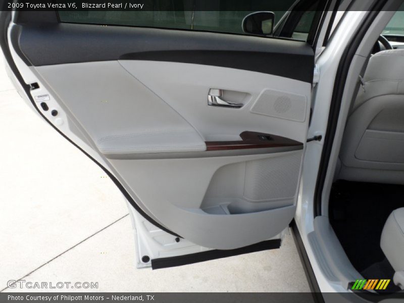 Blizzard Pearl / Ivory 2009 Toyota Venza V6