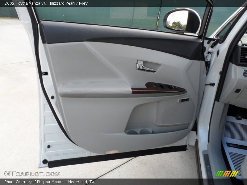 Blizzard Pearl / Ivory 2009 Toyota Venza V6