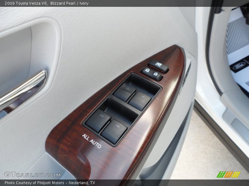 Blizzard Pearl / Ivory 2009 Toyota Venza V6