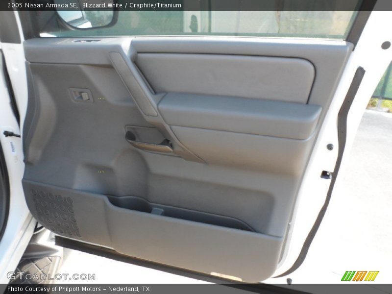 Blizzard White / Graphite/Titanium 2005 Nissan Armada SE