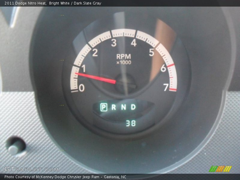Bright White / Dark Slate Gray 2011 Dodge Nitro Heat