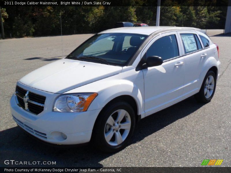 Bright White / Dark Slate Gray 2011 Dodge Caliber Mainstreet