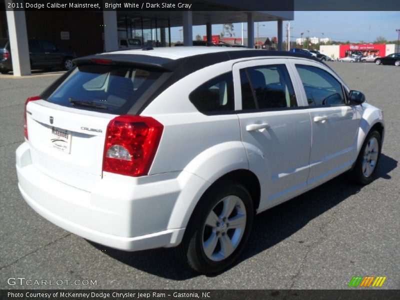 Bright White / Dark Slate Gray 2011 Dodge Caliber Mainstreet