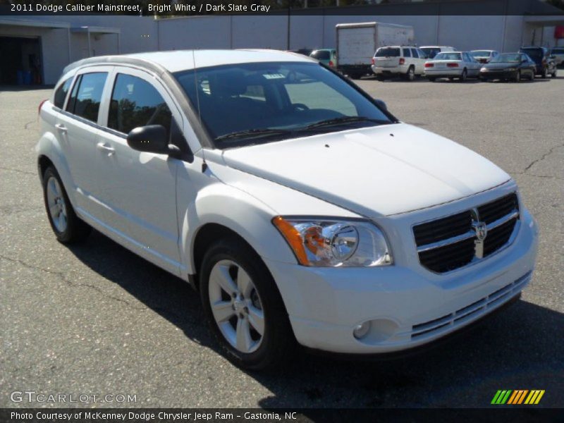 Bright White / Dark Slate Gray 2011 Dodge Caliber Mainstreet