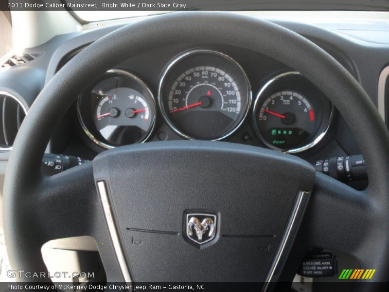 Bright White / Dark Slate Gray 2011 Dodge Caliber Mainstreet