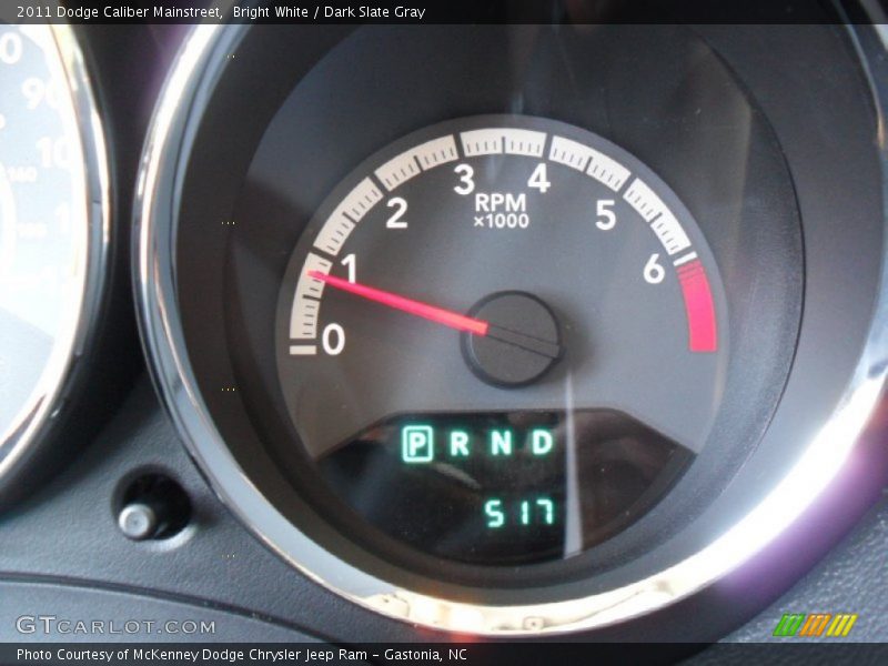 Bright White / Dark Slate Gray 2011 Dodge Caliber Mainstreet