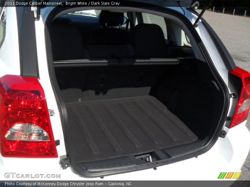 Bright White / Dark Slate Gray 2011 Dodge Caliber Mainstreet