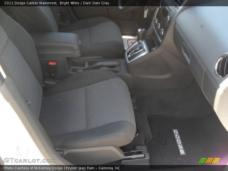 Bright White / Dark Slate Gray 2011 Dodge Caliber Mainstreet