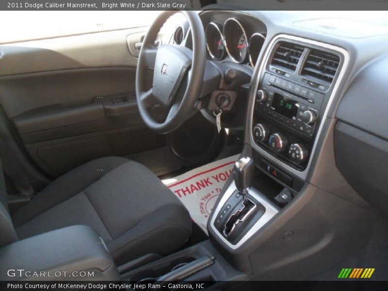 Bright White / Dark Slate Gray 2011 Dodge Caliber Mainstreet