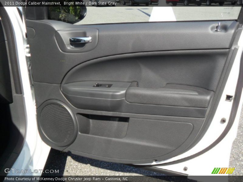 Bright White / Dark Slate Gray 2011 Dodge Caliber Mainstreet