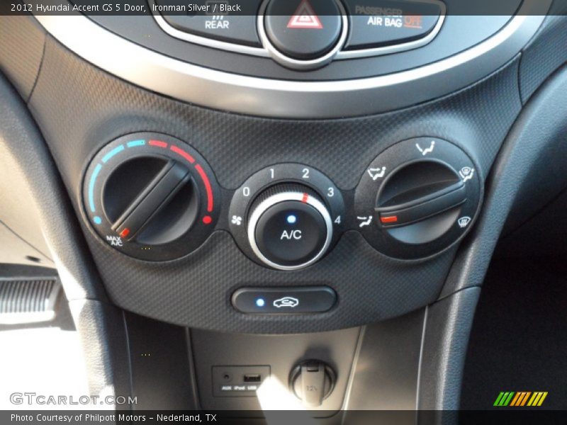 Controls of 2012 Accent GS 5 Door