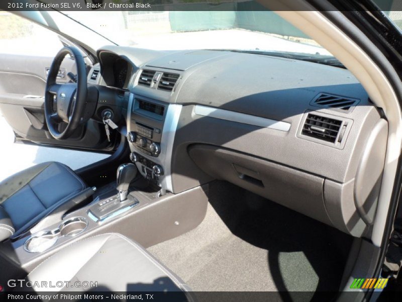 Dashboard of 2012 Fusion SEL V6
