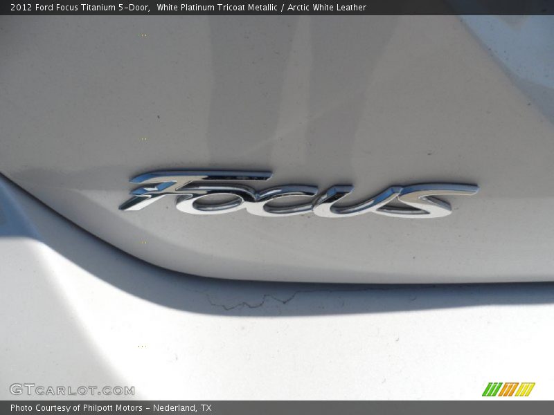  2012 Focus Titanium 5-Door Logo