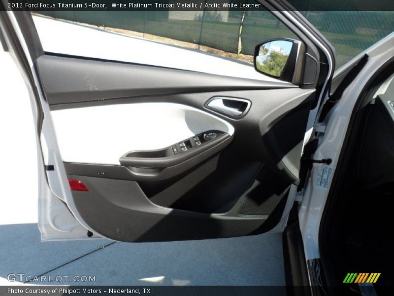 White Platinum Tricoat Metallic / Arctic White Leather 2012 Ford Focus Titanium 5-Door