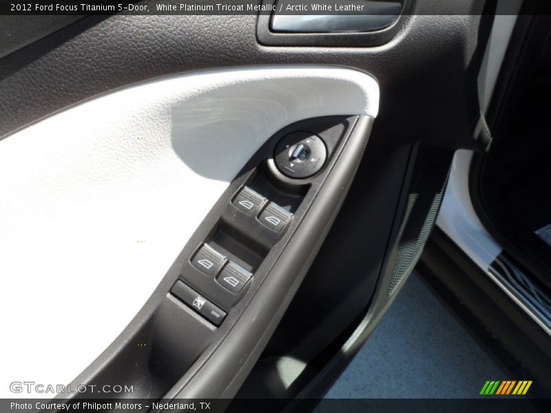 White Platinum Tricoat Metallic / Arctic White Leather 2012 Ford Focus Titanium 5-Door