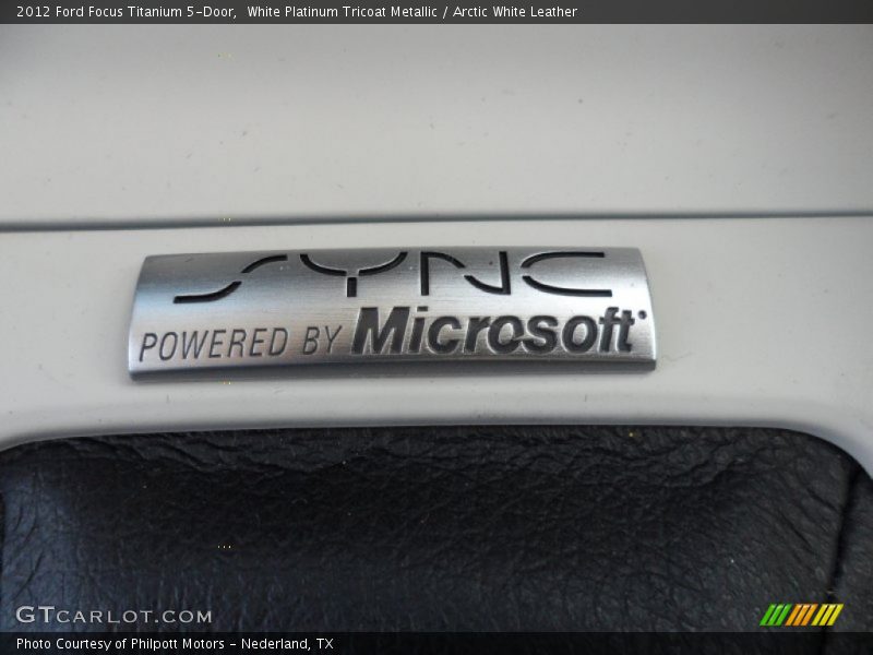 White Platinum Tricoat Metallic / Arctic White Leather 2012 Ford Focus Titanium 5-Door