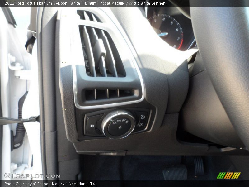 White Platinum Tricoat Metallic / Arctic White Leather 2012 Ford Focus Titanium 5-Door
