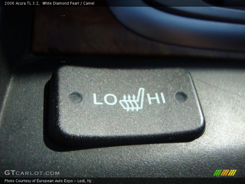 White Diamond Pearl / Camel 2006 Acura TL 3.2