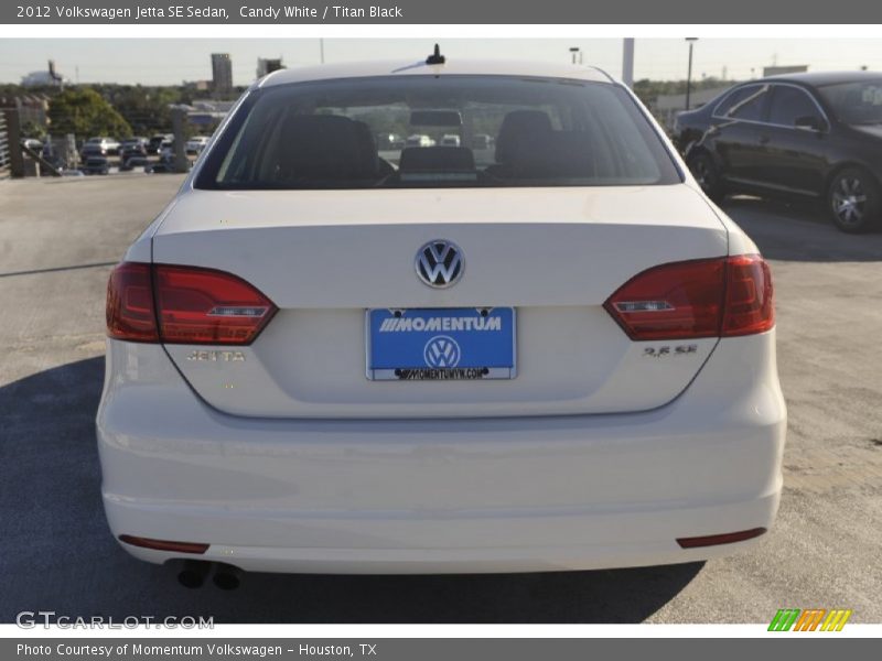 Candy White / Titan Black 2012 Volkswagen Jetta SE Sedan