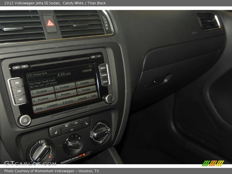 Candy White / Titan Black 2012 Volkswagen Jetta SE Sedan