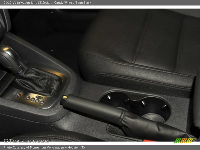 Candy White / Titan Black 2012 Volkswagen Jetta SE Sedan