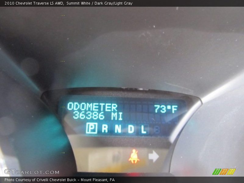 Summit White / Dark Gray/Light Gray 2010 Chevrolet Traverse LS AWD