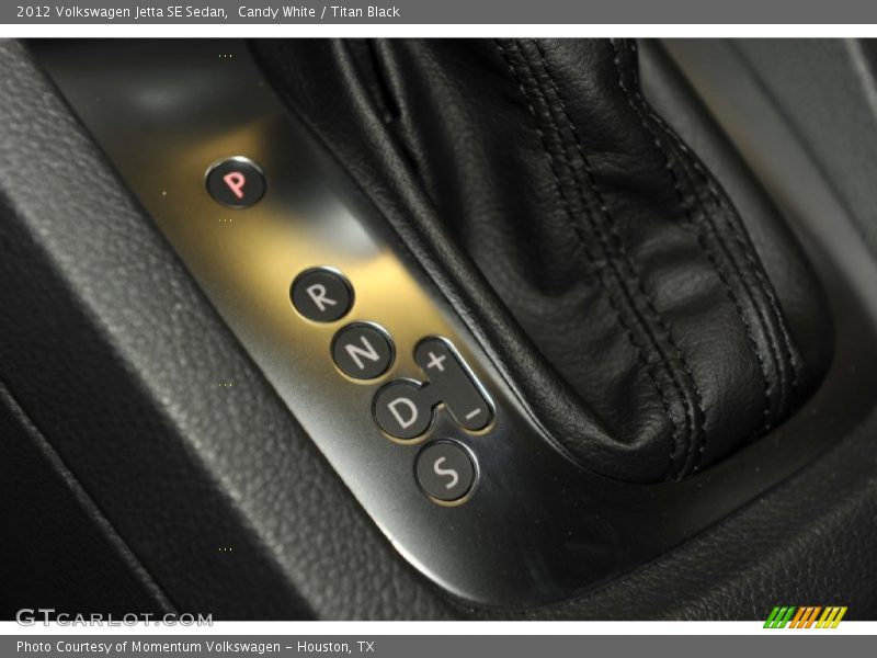 Candy White / Titan Black 2012 Volkswagen Jetta SE Sedan
