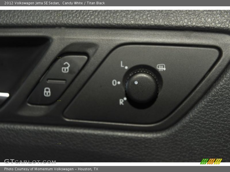 Candy White / Titan Black 2012 Volkswagen Jetta SE Sedan