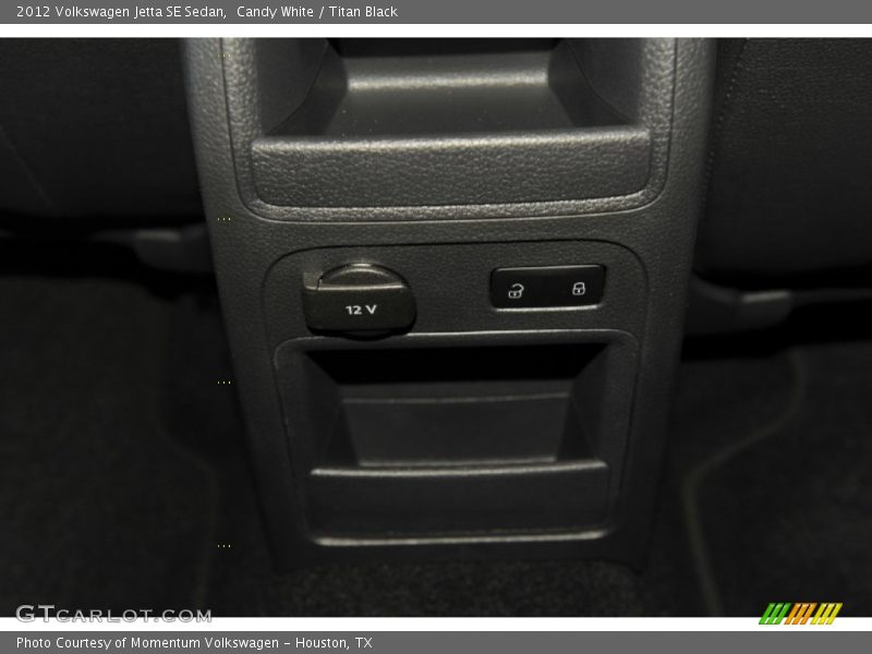 Candy White / Titan Black 2012 Volkswagen Jetta SE Sedan