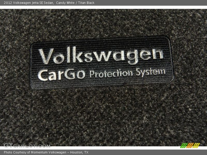 Candy White / Titan Black 2012 Volkswagen Jetta SE Sedan