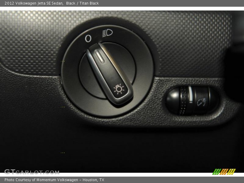 Black / Titan Black 2012 Volkswagen Jetta SE Sedan