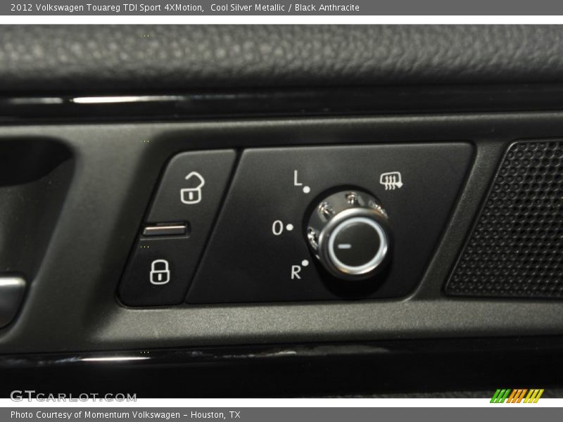 Controls of 2012 Touareg TDI Sport 4XMotion