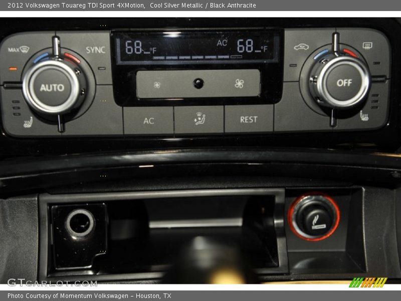 Controls of 2012 Touareg TDI Sport 4XMotion