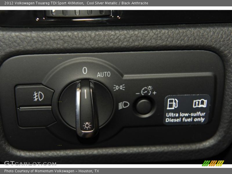 Controls of 2012 Touareg TDI Sport 4XMotion