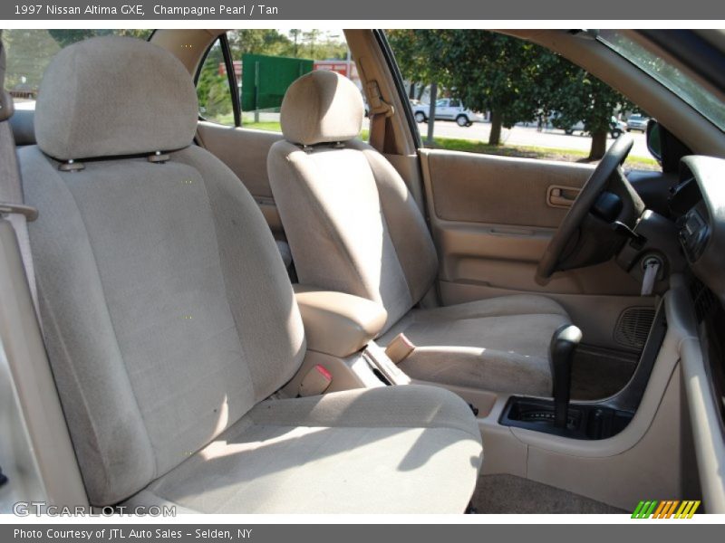 Champagne Pearl / Tan 1997 Nissan Altima GXE