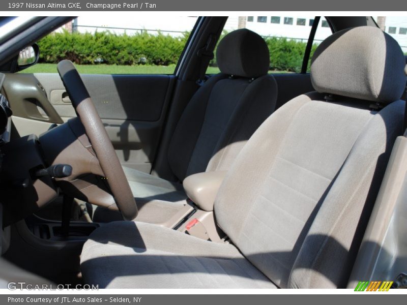 Champagne Pearl / Tan 1997 Nissan Altima GXE