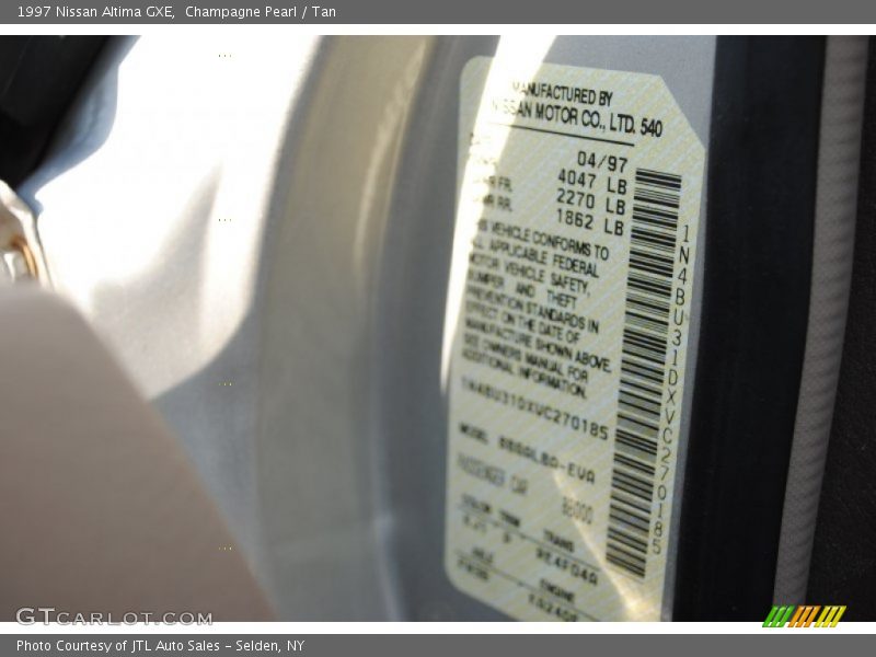 Champagne Pearl / Tan 1997 Nissan Altima GXE