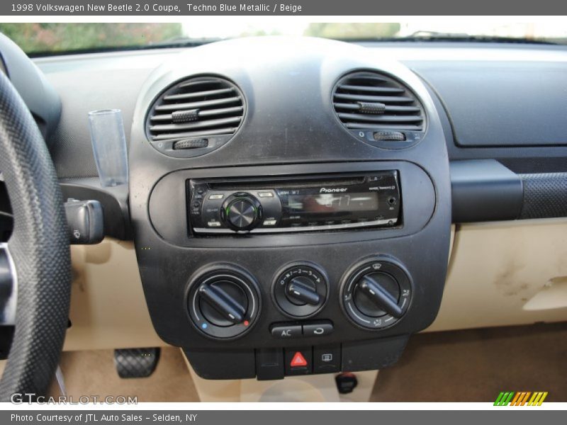Techno Blue Metallic / Beige 1998 Volkswagen New Beetle 2.0 Coupe